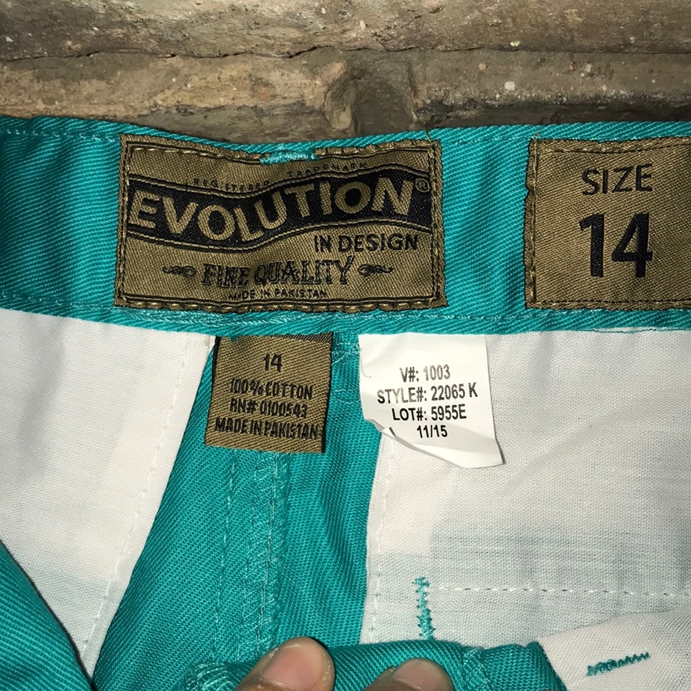 Shorts - Picture 4 of 8